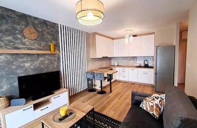 Long-term rental in Wrocław modern 2-room apartment, 41 m², with parking in Atal complex