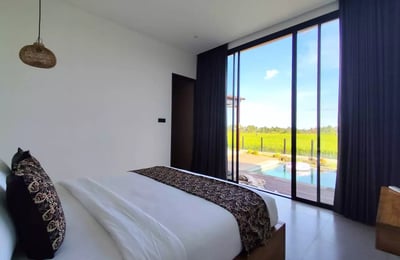 Long-term rental in Bali brand-new villa in Peliatan with pool and rice field view