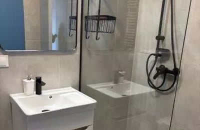 Долгосрочная аренда в Кракове — 2-комнатная квартира 42 м² с балконом на ул. Piltza, район Dębniki