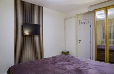 Long-term rental in Belgrade — 51 m² three-room apartment with balcony and appliances near the city center