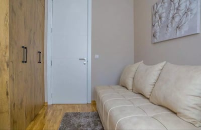 Long-term rental in Belgrade — brand new 81 m² three-room apartment in the Čukarica district with air conditioning and parking space