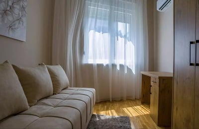 Long-term rental in Belgrade — brand new 81 m² three-room apartment in the Čukarica district with air conditioning and parking space