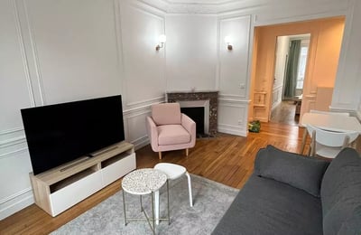 Alquiler a largo plazo en París — piso de 55 m² y 3 habitaciones con balcón en rue Barthélemy, distrito 15