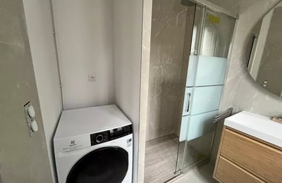 Alquiler a largo plazo en París — piso de 55 m² y 3 habitaciones con balcón en rue Barthélemy, distrito 15