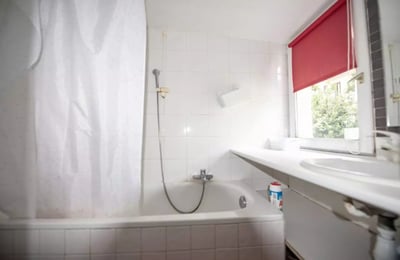 Long-term rental in Paris — 30 m², 2-room apartment on rue de Vaugirard, 15th district