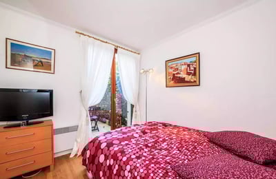 Long-term rental in Paris — 90 m², 3-room apartment with terrace and parking, ground floor