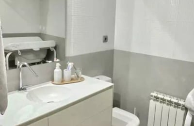 Long-term rental in Alicante — 3-bedroom apartment with terrace & parking, 130 m² near the center