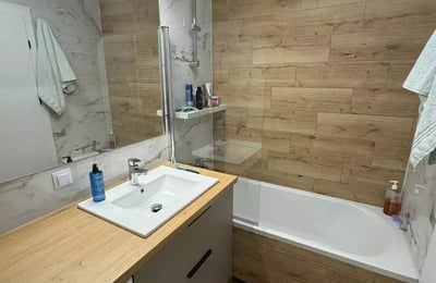 Long-term rental of a modern 54 m² 2-room apartment with a balcony in the quiet Mistrzejowice area, Krakow