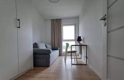 Долгосрочная аренда современной 3-комнатной квартиры 54 м² с балконом в районе Подгуже, Краков