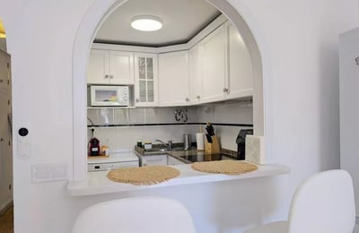 Долгосрочная аренда уютной 2-комнатной квартиры с бассейном в Торревьехе, всего в 2 минутах от пляжа Дель Кура