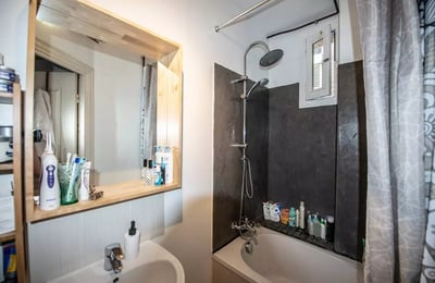 Long-term rental of a 2-room 40 m² apartment in Colombes, a suburb of Paris