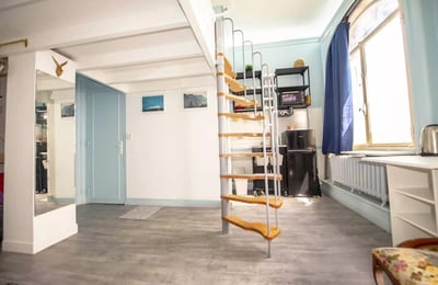 Alquiler a largo plazo de un estudio de 22 m² con altillo de 10 m² en la calle Lafayette, distrito 10 de París