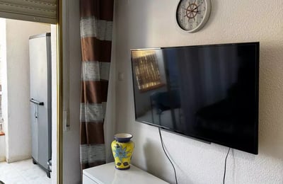 Long-term rent in Torrevieja spacious studio near Del Cura beach