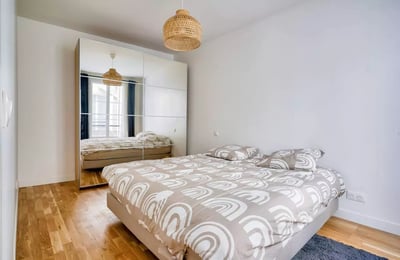 Long-term rental: 2-room apartment 54 m² in Paris 3rd district