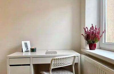 Alquiler a largo plazo amplio piso de 4 habitaciones en el centro de Katowice, ideal para estudiantes o familia