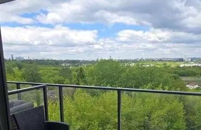 Long-term rental of a spacious three-room apartment with balcony and parking in the Mokotów district of Warsaw