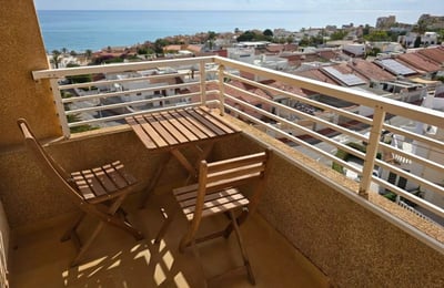 Long-term rental of a sea-view apartment in Torrevieja, Spain