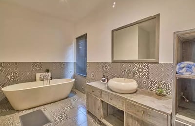 Long-term rent — spacious villa with rice field views, Singakerta, Ubud