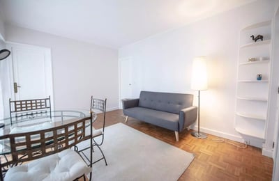 Location longue durée d'un appartement 2 pièces de 36 m² avec balcon dans le 3ème arrondissement de Paris, France