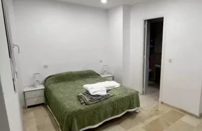 Долгосрочная аренда квартиры 94м² с 3 спальнями в центре Торревьехи после ремонта