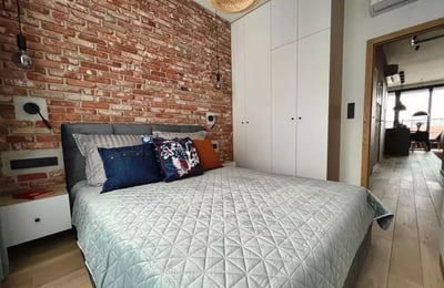 Langzeitmiete 2-Zimmer-Wohnung 58 m² mit Balkon und Parkplatz im Bezirk Mokotów, Warschau, Polen