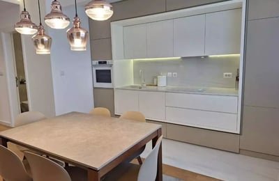 Location longue durée appartement premium 3 pièces de 77 m² à West 65, Novi Beograd