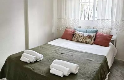 Долгосрочная аренда в Торревьехе, Испания уютный таунхаус 80 м² в закрытой урбанизации с 3 спальнями, террасой, балконом и парковкой