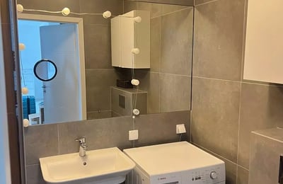 Long-term rental of a 2-room apartment, 46 m² in Warsaw, Poland