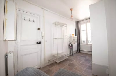 Long-term rental of a studio, 9 m² in Paris, France