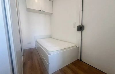 Долгосрочная аренда студии 9 м² после ремонта в Париже, Франция