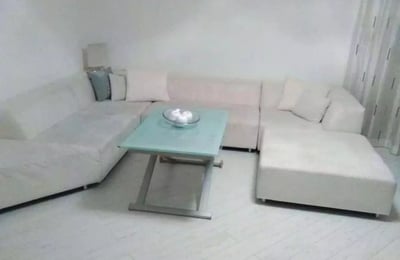 Langzeitmiete einer 3-Zimmer-Wohnung mit 95 m² und Loggia in Bratislava, Slowakei