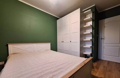 Location longue durée d’un appartement 2 pièces avec jardin privé, Cracovie, Pologne