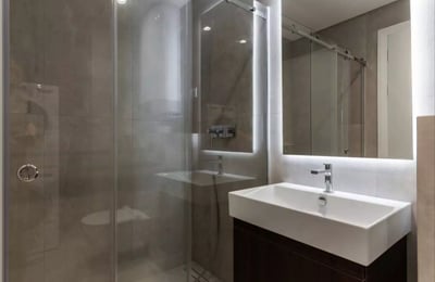 Alquiler a largo plazo de un departamento de 3 habitaciones de 104m² en Belgrado, Serbia