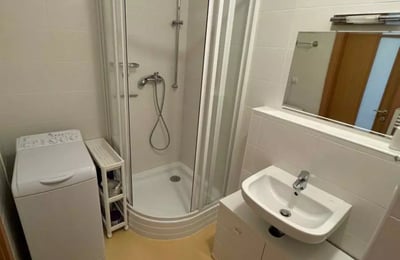 Location longue durée Studio avec balcon et garage à Nové Mesto, Bratislava, Slovaquie