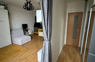 Location longue durée Studio avec balcon et garage à Nové Mesto, Bratislava, Slovaquie