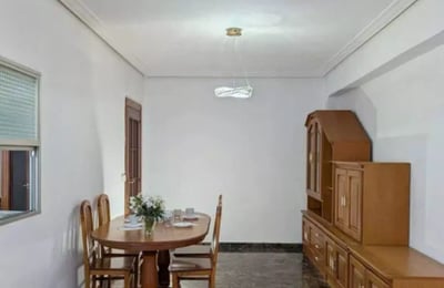 Long-term rental 3-bedroom apartment in Alicante, Spain