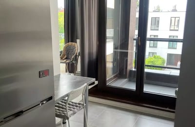 Location longue durée d’un appartement de 46 m², deux pièces avec balcon, dans le quartier Białołęka à Varsovie