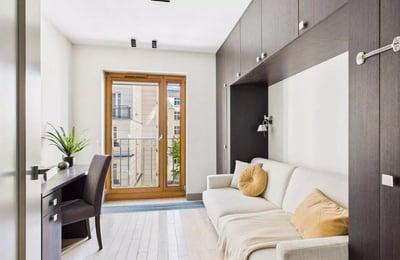 Langzeitmiete einer 80 m² großen Dreizimmerwohnung im Stadtteil Śródmieście, Warschau, Polen