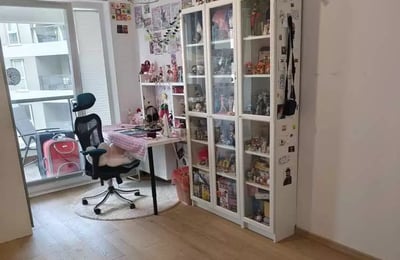 Location longue durée d’un appartement 4 pièces 80m² avec grand balcon à Jagodno, Wrocław, Pologne