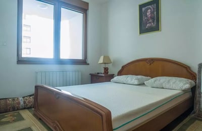 Alquiler a largo plazo de un piso de 2 habitaciones 48 m² en Belgrado, Serbia