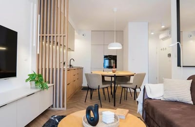 Location longue durée d’un appartement 2 pièces de 43m² près du centre-ville, Wrocław, Pologne