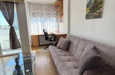 Location longue durée d’un appartement 2 pièces de 42m² à Novi Beograd près du centre-ville, Belgrade, Serbie