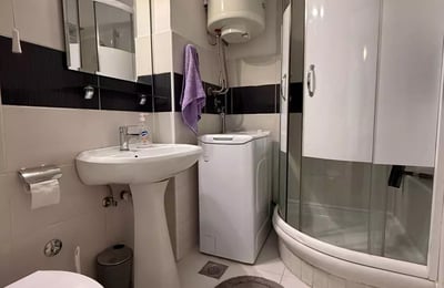 Location longue durée d’un appartement 2 pièces de 42m² à Novi Beograd près du centre-ville, Belgrade, Serbie
