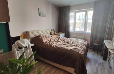 Langfristige Vermietung einer 3-Zimmer-Wohnung mit Parkplatz im Stadtteil Văzrazhdane 1, Warna, Bulgarien