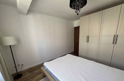 Location longue durée d’un appartement 2 pièces de 53m² dans le quartier Tarnogaj, Wrocław, Pologne