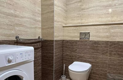 Location longue durée d’un appartement 2 pièces de 53m² dans le quartier Tarnogaj, Wrocław, Pologne