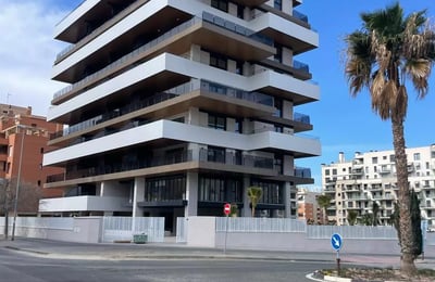 Long-term rental of a 3-room apartment 93m² in Alicante, Spain
