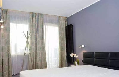 Location longue durée appartement 3 pièces avec balcon, quartier Nadodrze, Wrocław, Pologne