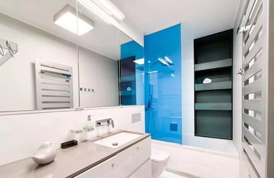 Location longue durée appartement 3 pièces avec balcon, quartier Nadodrze, Wrocław, Pologne