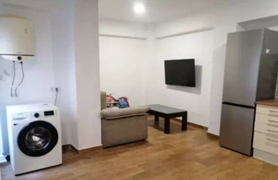 Langzeitmiete 3-Zimmer-Wohnung mit Balkon in Elche, Spanien